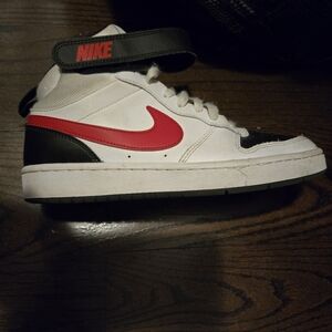 Nike Court Borough Mid High-Top Sneaker - 7M/8.5W